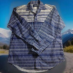 Wrangler Men's Large Blue and White Geometric Western Brushpopper Shirt 855